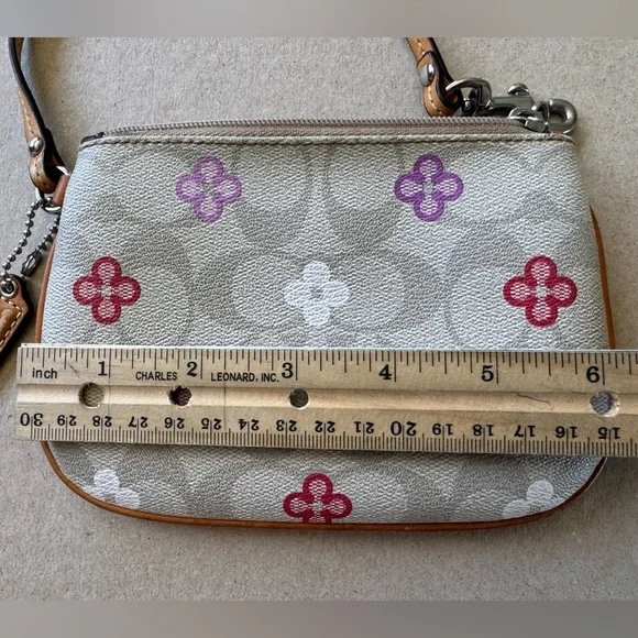 Coach Wristlet - Picture 9 of 12